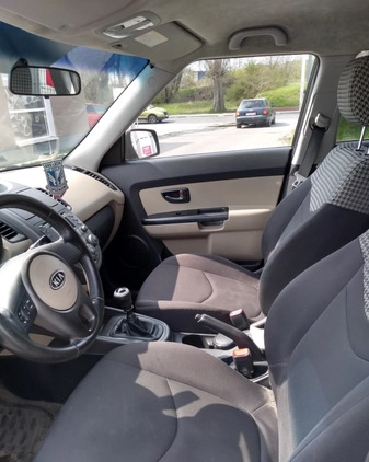 Kia Soul cena 18900 przebieg: 218000, rok produkcji 2009 z Poznań małe 56